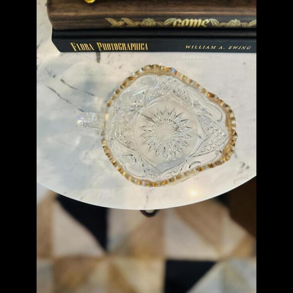 Antique Crystal Triangular Nappy with Gold Rim and Heart Cut Design, circa 1899 - Picture 6 of 9